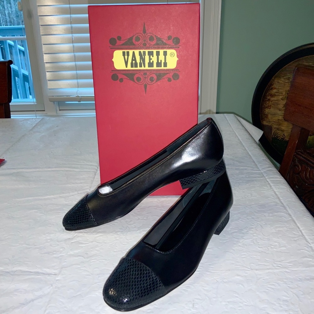 Vaneli - Dress flats - Size 7.5N